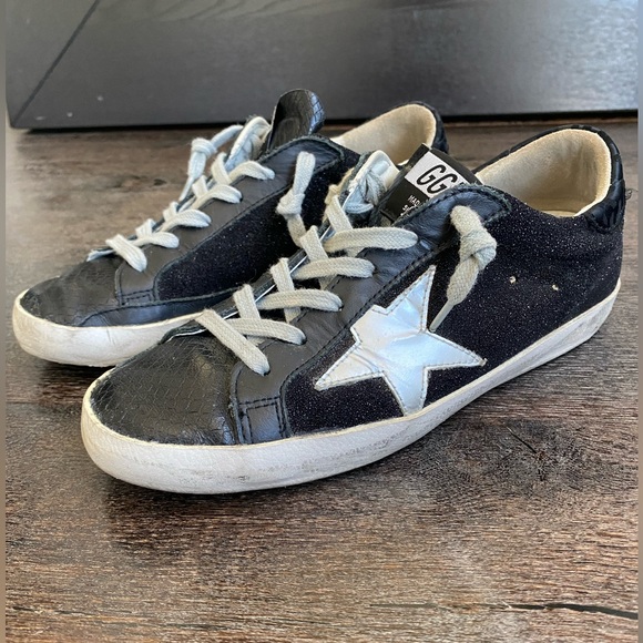Superstar Golden Goose Sneakers - Picture 2 of 11